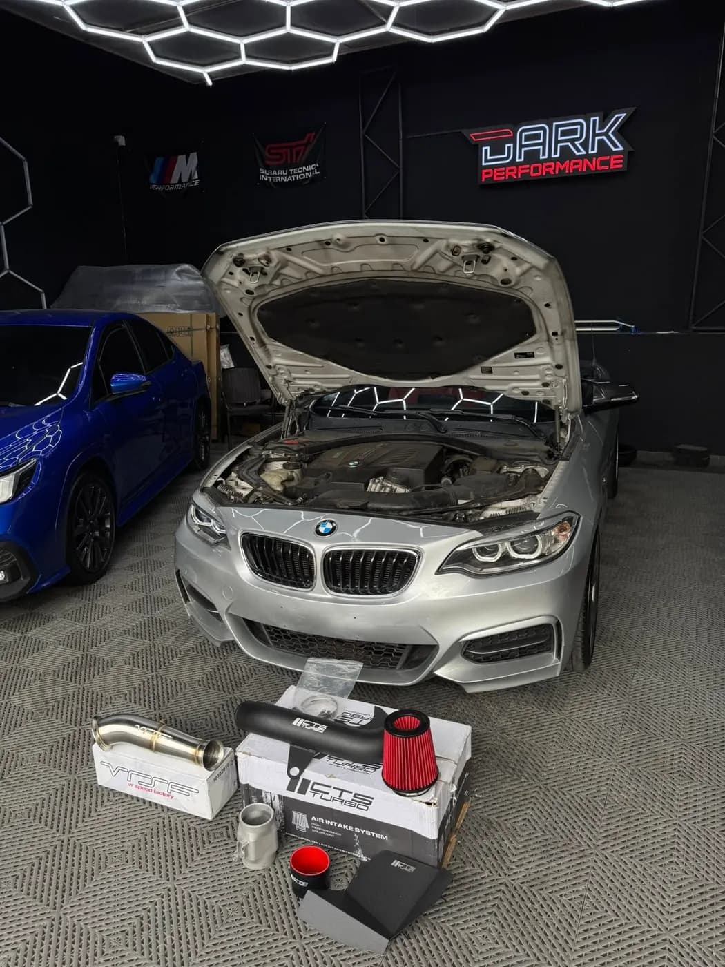 Auto modificado por Dark Performance